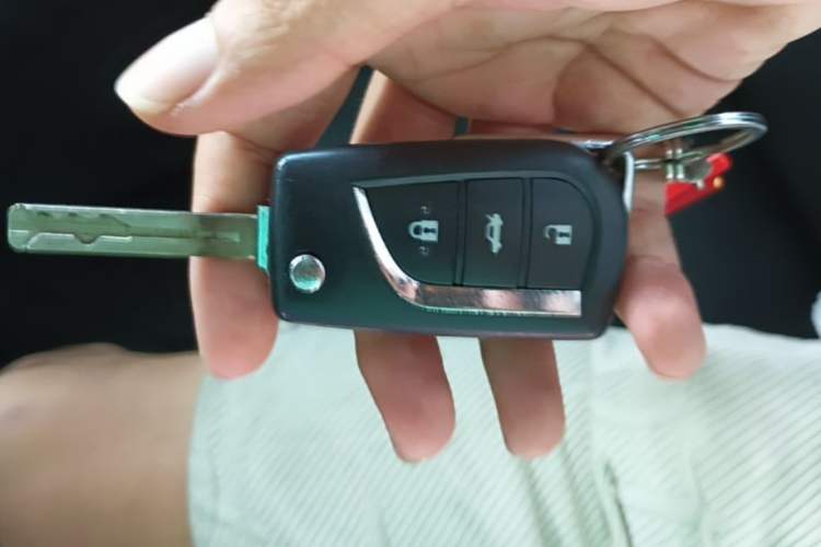 Used Toyota Camry 2015 2.0G Premier Edition Vehicle Key