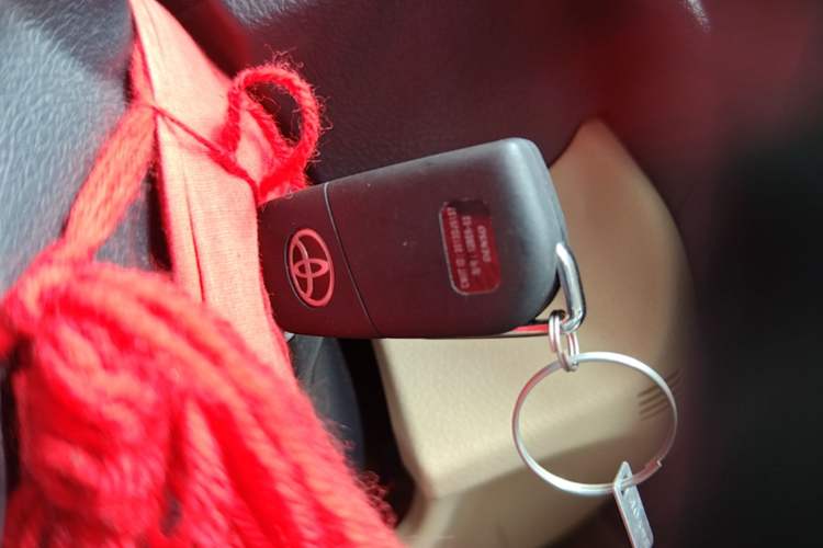 Used Toyota Camry 2015 2.0G Premier Edition Vehicle Key