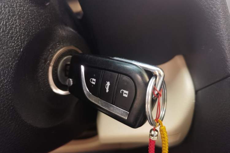 Used Toyota Camry 2015 2.0E Elite Edition Vehicle Key