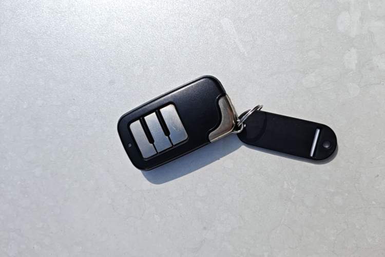Used Toyota Camry 2015 2.0G Premier Edition Vehicle Key