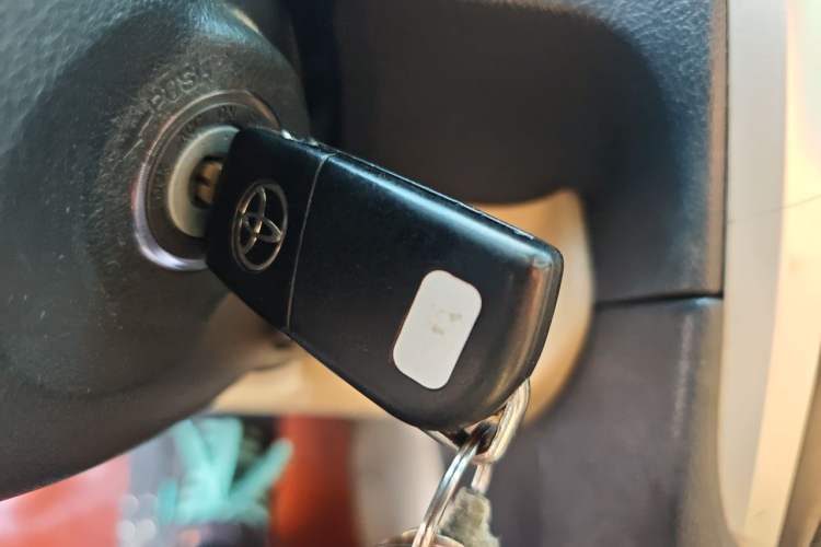 Used Toyota Camry 2015 2.0G Premier Edition Vehicle Key