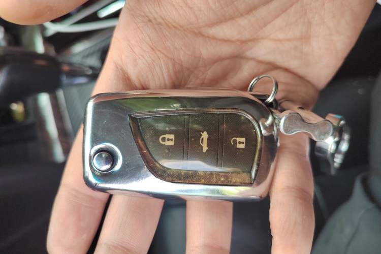 Used Toyota Camry 2015 2.0G Premier Edition Vehicle Key