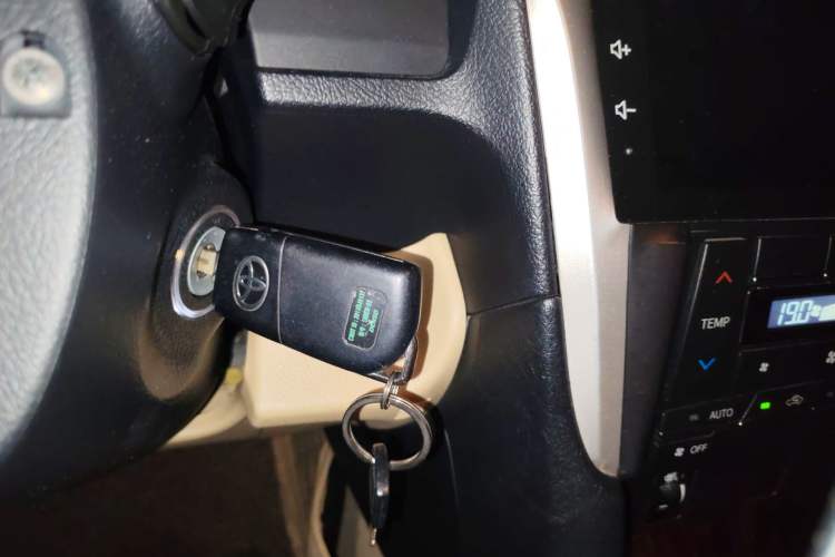 Used Toyota Camry 2015 2.0G Premier Edition Vehicle Key