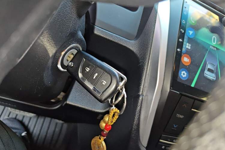 Used Toyota Camry 2015 2.0G Premier Edition Vehicle Key