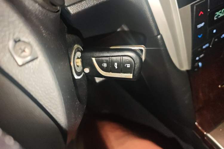 Used Toyota Camry 2015 2.0G Premier Edition Vehicle Key