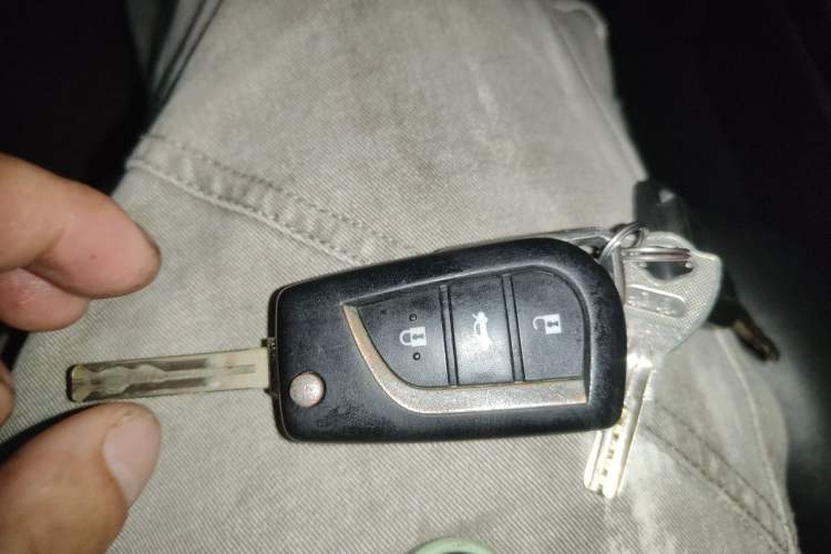 Used Toyota Camry 2015 2.0G Premier Edition Vehicle Key