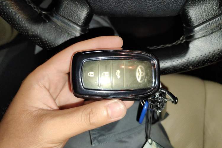Used Toyota Camry 2015 2.0G Premier Edition Vehicle Key