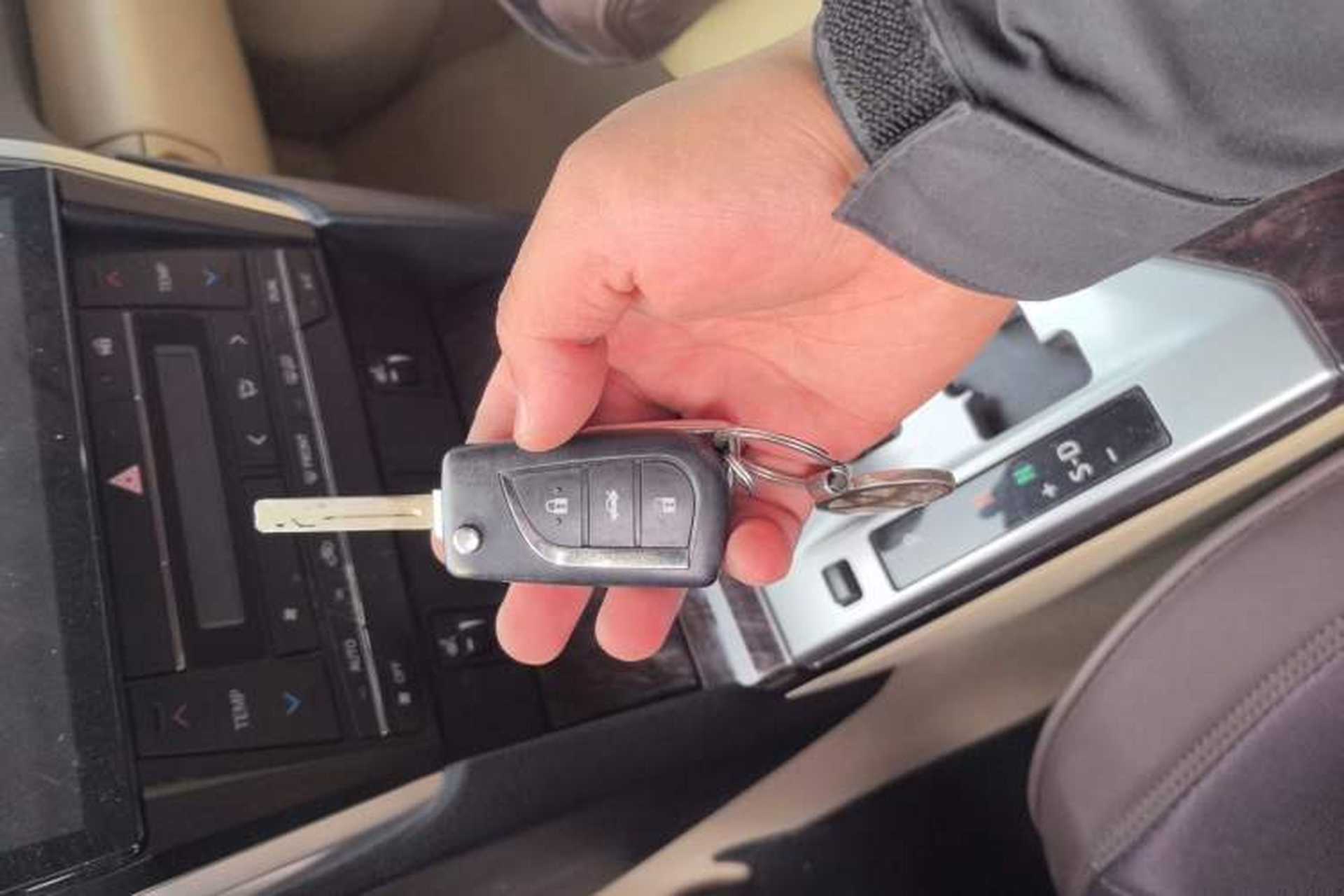 Used Toyota Camry 2015 2.0G Premier Edition Vehicle Key