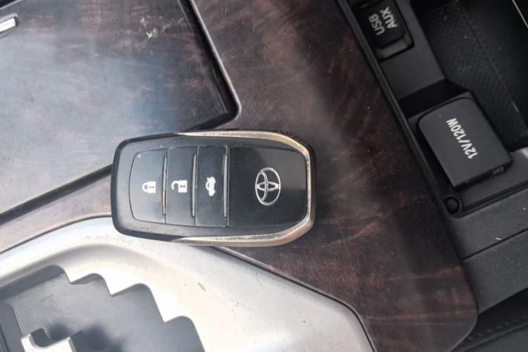 Used Toyota Camry 2015 2.5G Luxury Navigation Edition Vehicle Key