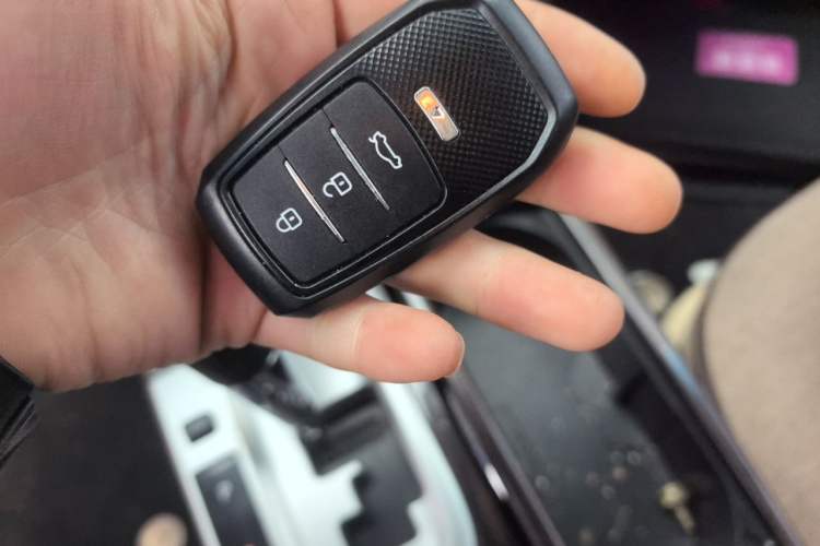 Used Toyota Camry 2015 Dual-Engine 2.5 HG Luxury Navigation Edition Vehicle Key