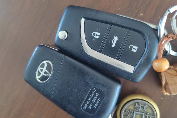 Used Toyota Camry 2015 2.0G Premier Edition Vehicle Key