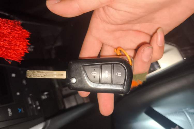 Used Toyota Camry 2015 2.0G Premier Edition Vehicle Key