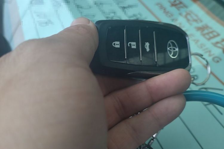 Used Toyota Camry 2015 2.0G Premier Edition Vehicle Key
