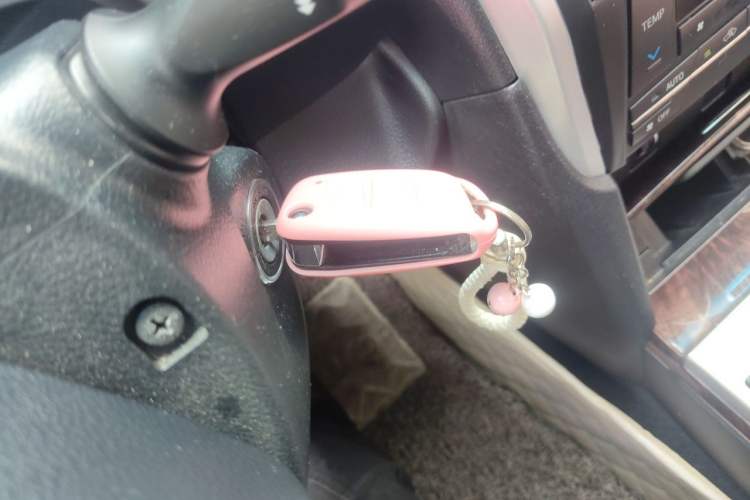 Used Toyota Camry 2015 2.0G Premier Edition Vehicle Key