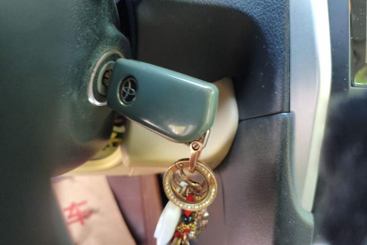 Used Toyota Camry 2015 2.0E Elite Edition Vehicle Key