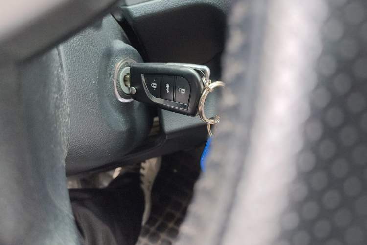 Used Toyota Camry 2015 2.0G Premier Edition Vehicle Key