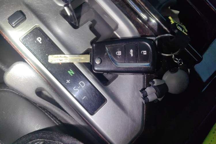 Used Toyota Camry 2015 2.0G Premier Edition Vehicle Key
