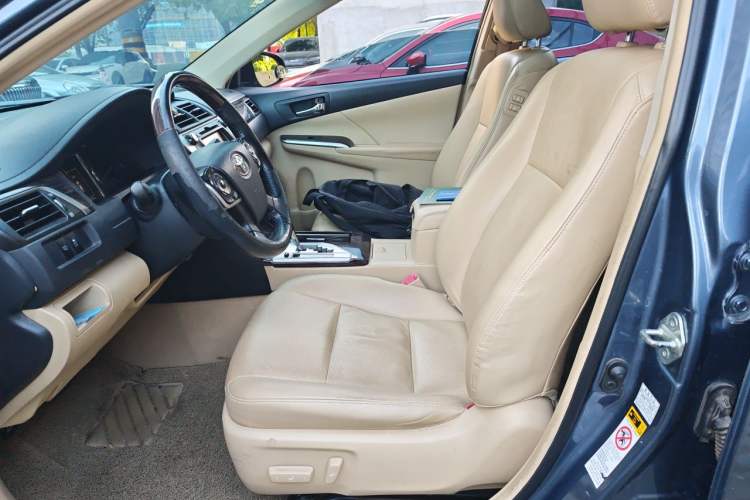 Used Toyota Camry 2015 Dual-Engine 2.5 HG Luxury Navigation Edition Left Front Seat