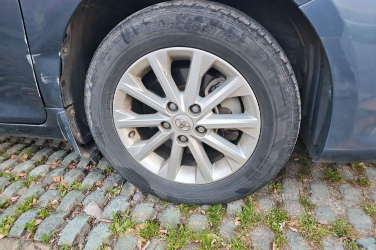 Used Toyota Camry 2015 Dual-Engine 2.5 HG Luxury Navigation Edition Right Front Wheel Hub