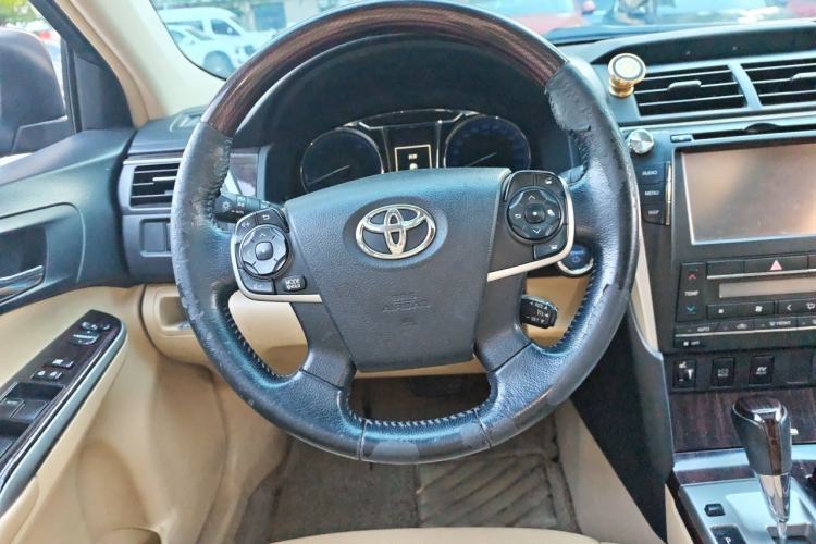 Used Toyota Camry 2015 Dual-Engine 2.5 HG Luxury Navigation Edition Steering Wheel