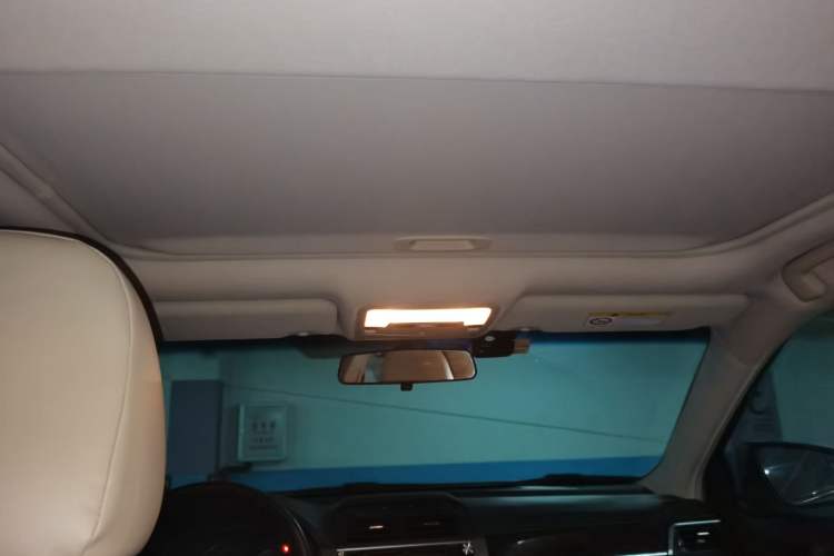 Used Toyota Camry 2015 2.5G Luxury Navigation Edition Headliner