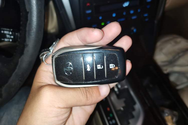 Used Toyota Camry 2015 2.5G Luxury Navigation Edition Vehicle Key
