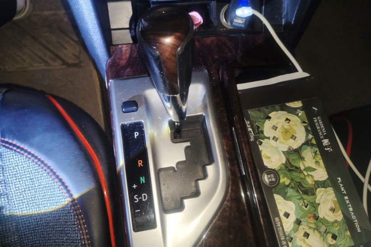 Used Toyota Camry 2015 2.0G Luxury Edition Gear Lever