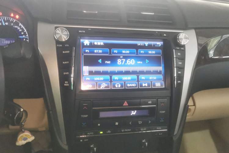 Used Toyota Camry 2015 2.0G Premier Edition Audio And AC Panel