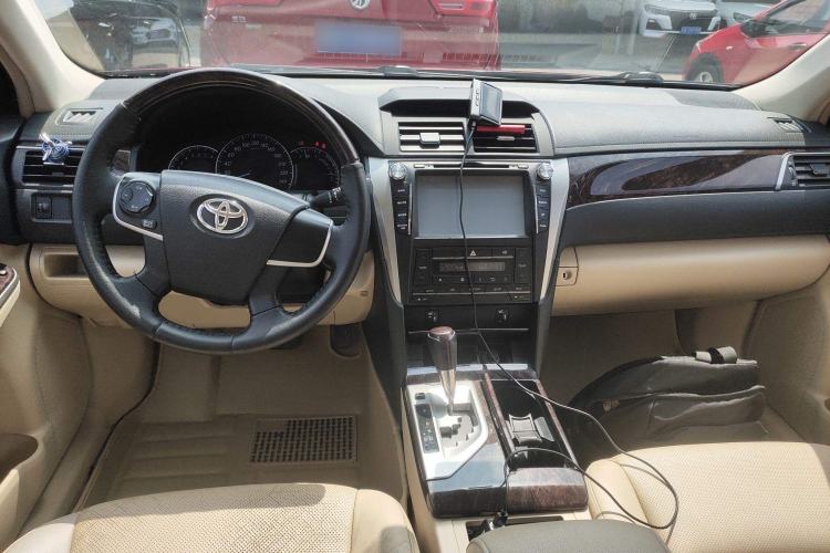 Used Toyota Camry 2015 2.0G Premier Edition Center Console