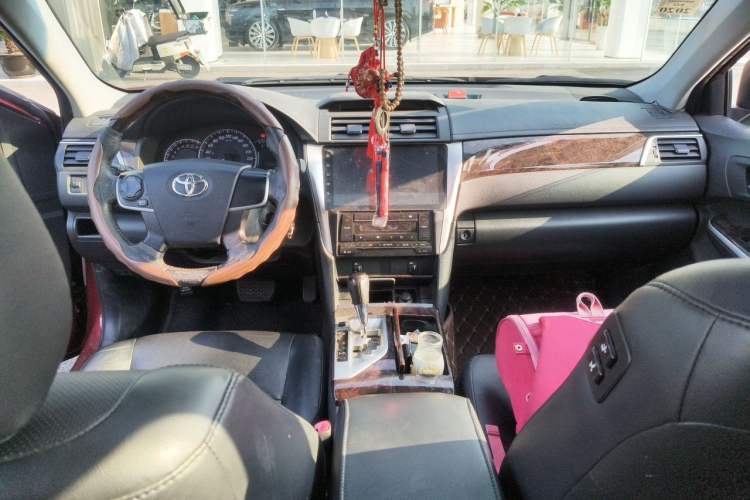 Used Toyota Camry 2015 2.0G Premier Edition Center Console
