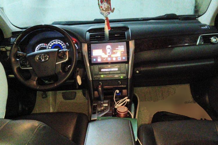 Used Toyota Camry 2015 2.0G Premier Edition Center Console