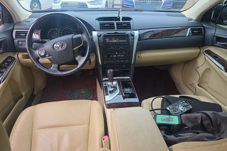 Used Toyota Camry 2015 2.0G Premier Edition Center Console