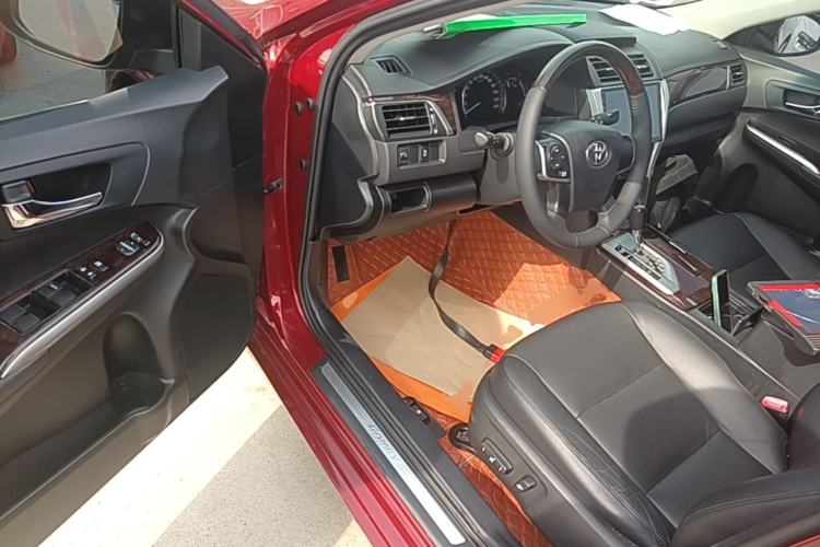 Used Toyota Camry 2015 2.0G Premier Edition Driver Seat
