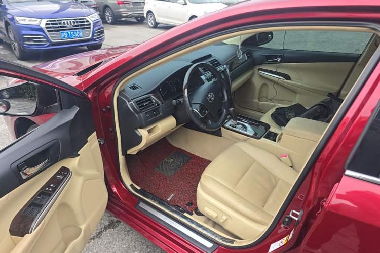 Used Toyota Camry 2015 2.0G Premier Edition Driver Seat
