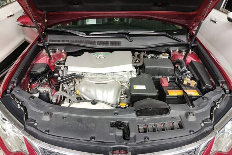 Used Toyota Camry 2015 2.0G Premier Edition Engine Bay