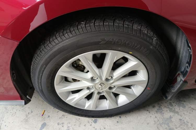 Used Toyota Camry 2015 2.0G Premier Edition Exterior 1