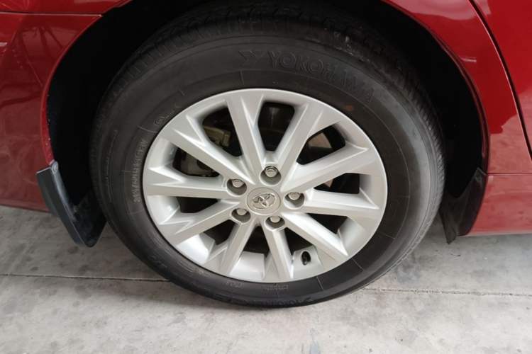 Used Toyota Camry 2015 2.0G Premier Edition Exterior 2