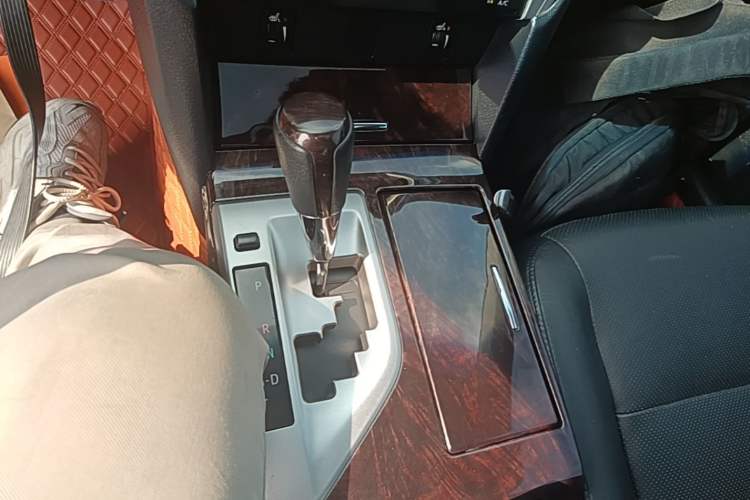 Used Toyota Camry 2015 2.0G Premier Edition Gear Lever