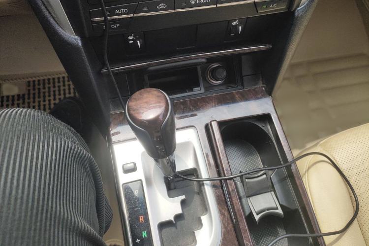 Used Toyota Camry 2015 2.0G Premier Edition Gear Lever