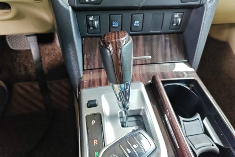 Used Toyota Camry 2015 Dual-Engine 2.5 HG Luxury Navigation Edition Gear Lever