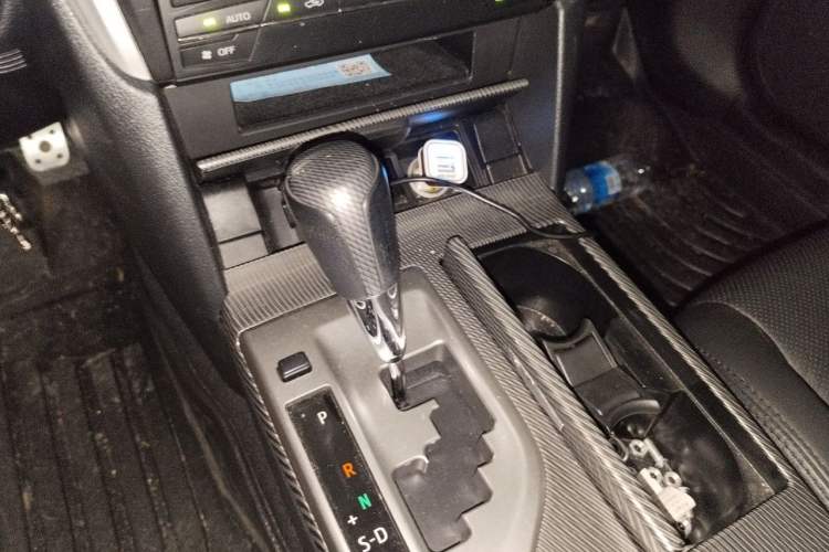 Used Toyota Camry 2015 Junrui 2.0S Activa Edition Gear Lever