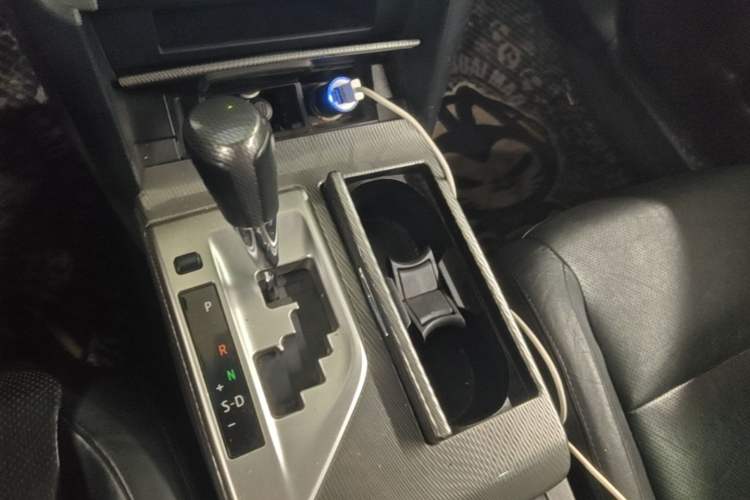 Used Toyota Camry 2015 Junrui 2.0S Activa Edition Gear Lever