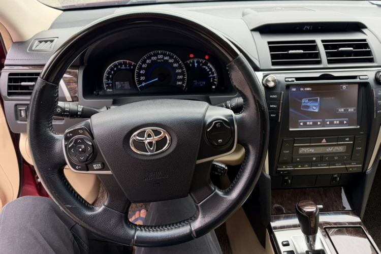 Used Toyota Camry 2015 2.5G Luxury Navigation Edition Interior 1
