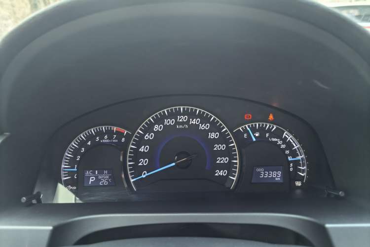 Used Toyota Camry 2015 2.0G Premier Edition Interior 10
