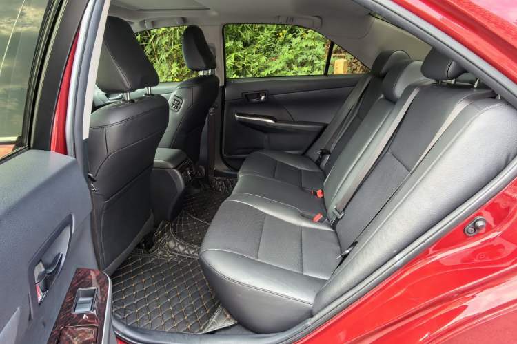 Used Toyota Camry 2015 2.0G Premier Edition Interior 2