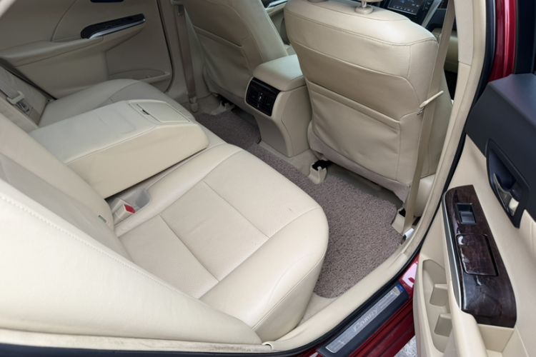 Used Toyota Camry 2015 2.5G Luxury Navigation Edition Interior 7