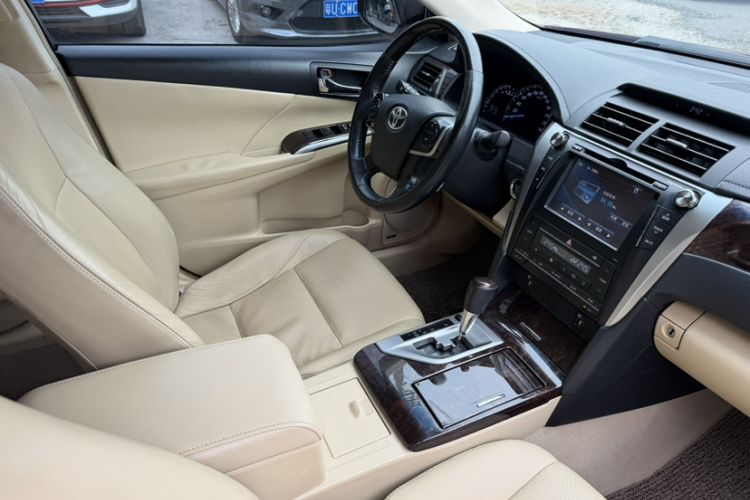 Used Toyota Camry 2015 2.5G Luxury Navigation Edition Interior 8