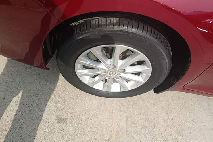 Used Toyota Camry 2015 2.0G Premier Edition Left Front Wheel Hub