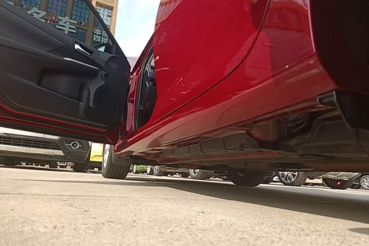 Used Toyota Camry 2015 2.0G Premier Edition Left Side Sill