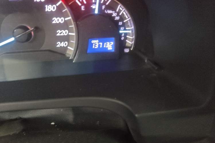 Used Toyota Camry 2015 Junrui 2.0S Activa Edition Odometer Close Up